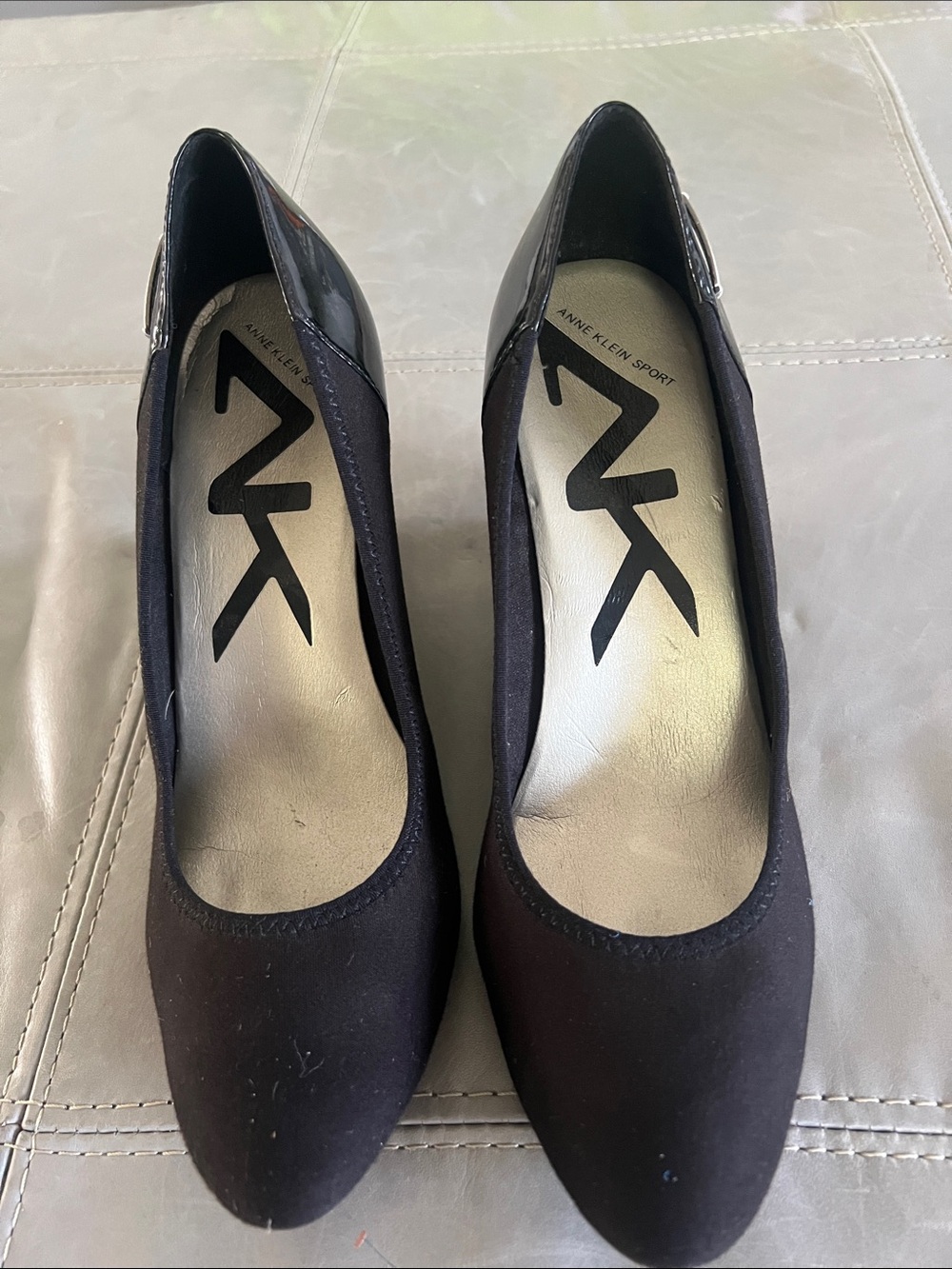 Anne Klein Black Round-Toe Heels